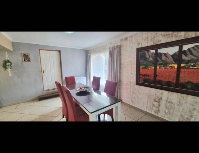 3 BEDROOM HOUSE FOR SALE IN AMBERFIELD